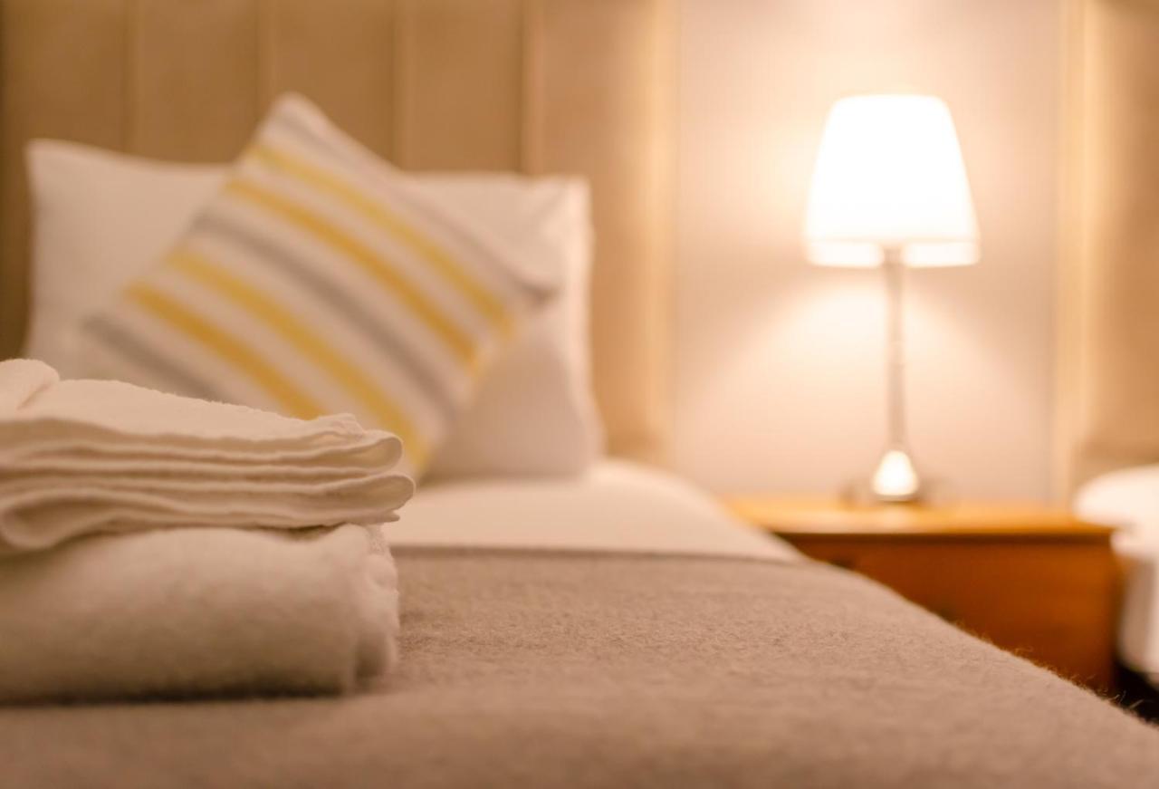 The Alverbank Hotel ゴスポート エクステリア 写真